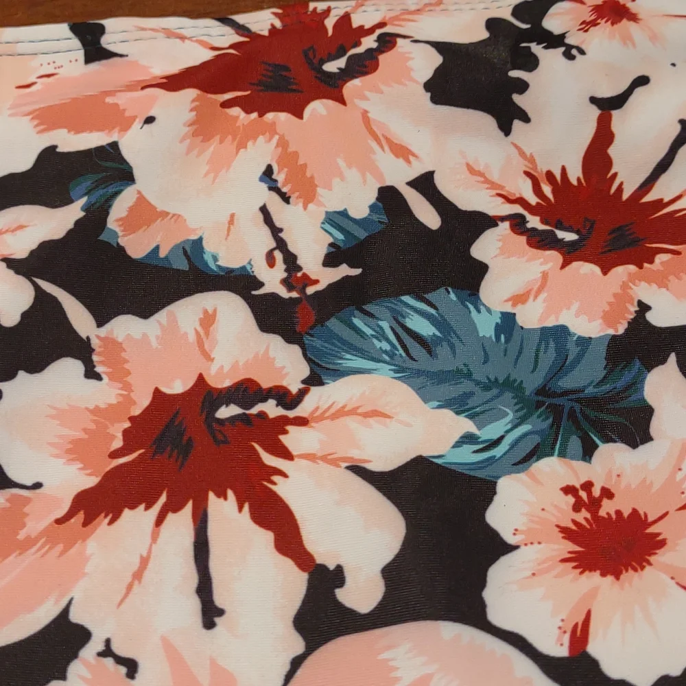 NWOT Woman Swim Bottoms Size L - Picture 4 of 6
